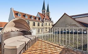 Hellohome I Gemütliches City Studio mit großer Dachterrasse&Parkplatz